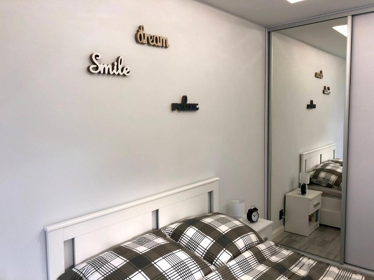 Downtown Apartment Торунь Екстер'єр фото